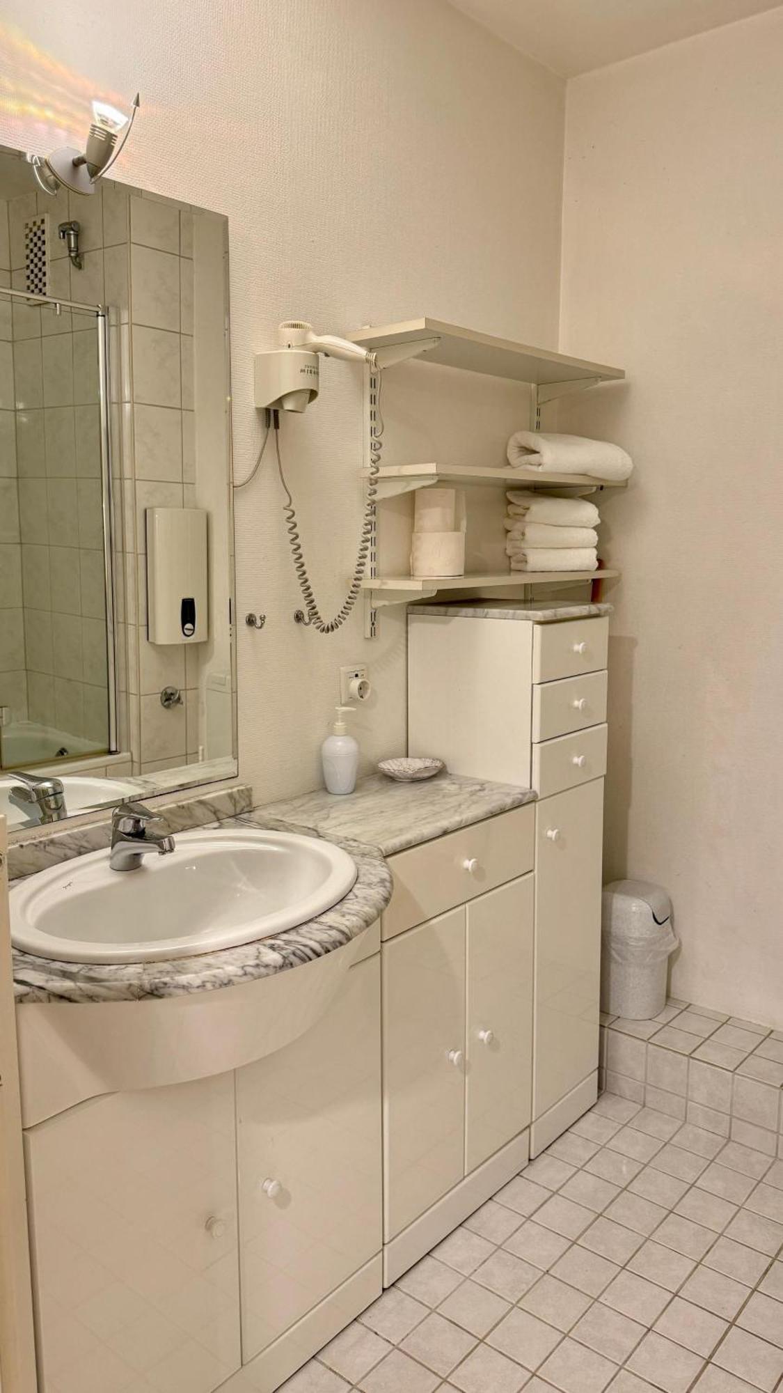 13-36, Sehr Strandnah, Im Herzen Westerlands, Westbalkon, 1 Zi Exteriör bild